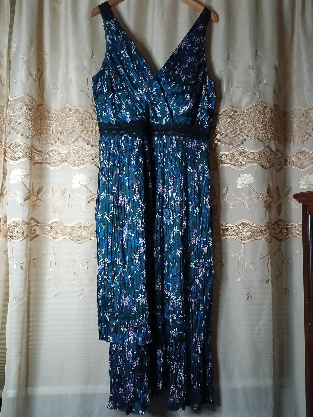 Banana Republic Teal Floral V-Neck Midi Dress with Black Waistband